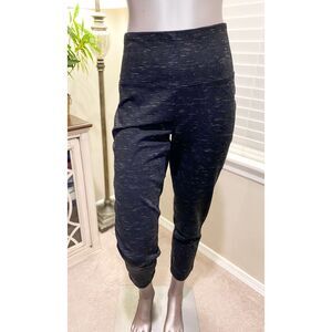 Dash Black Cropped Leggings Size L